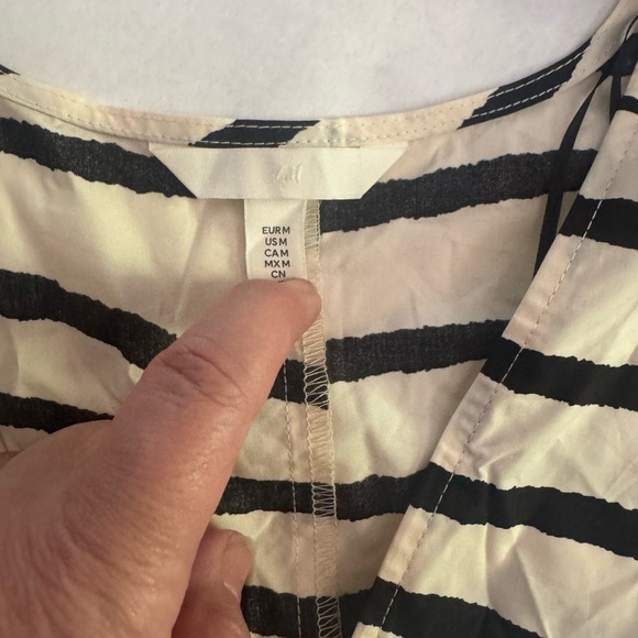 H&M Black‎ and White Striped Dress - Picture 5 of 5